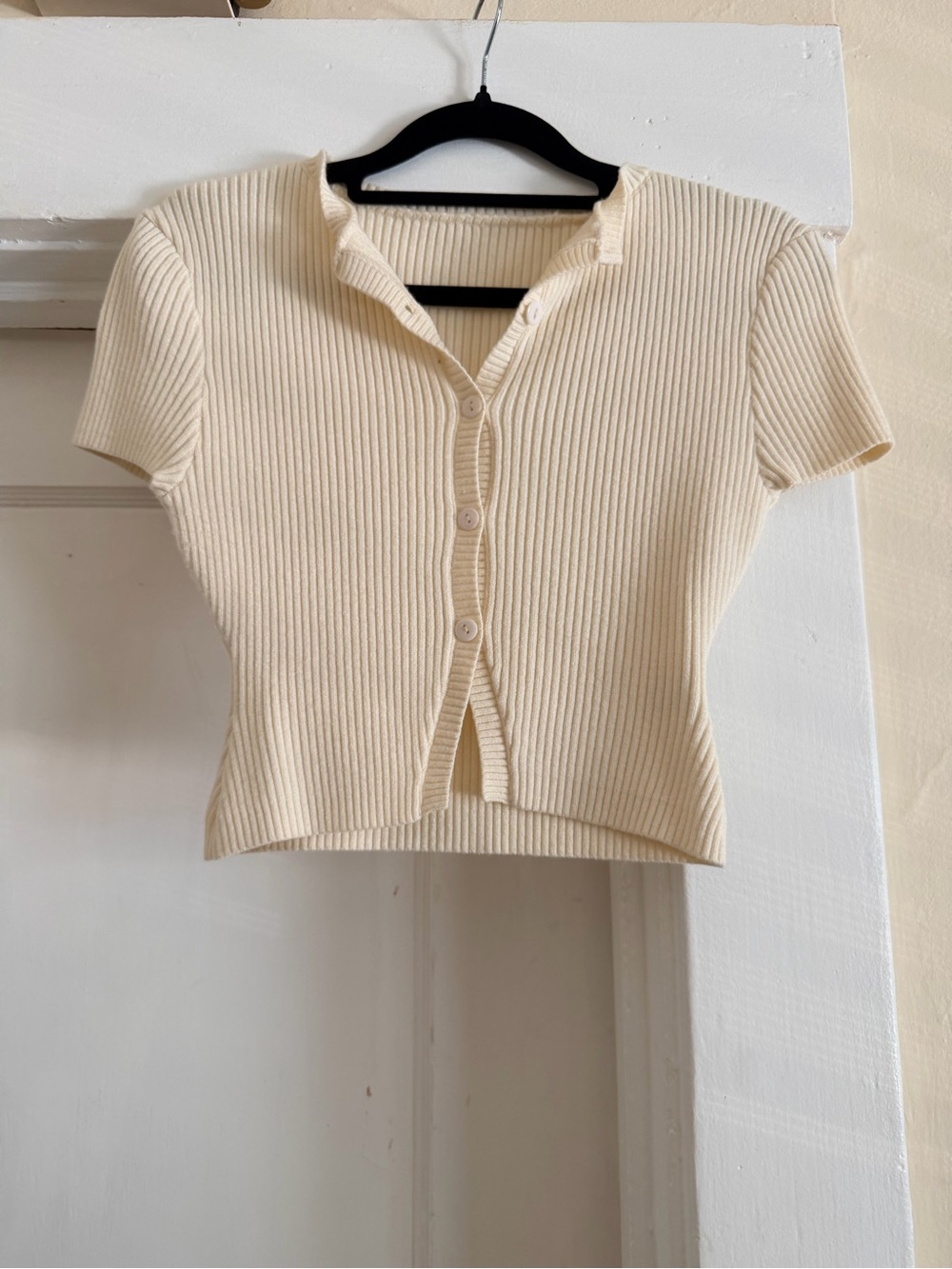 Cropped Ribbed Button-Up Top in Cream